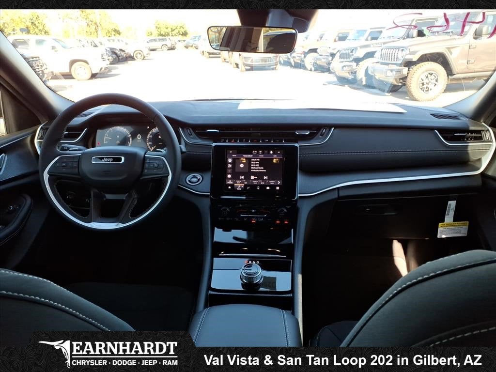 2025 Jeep Grand Cherokee Laredo X