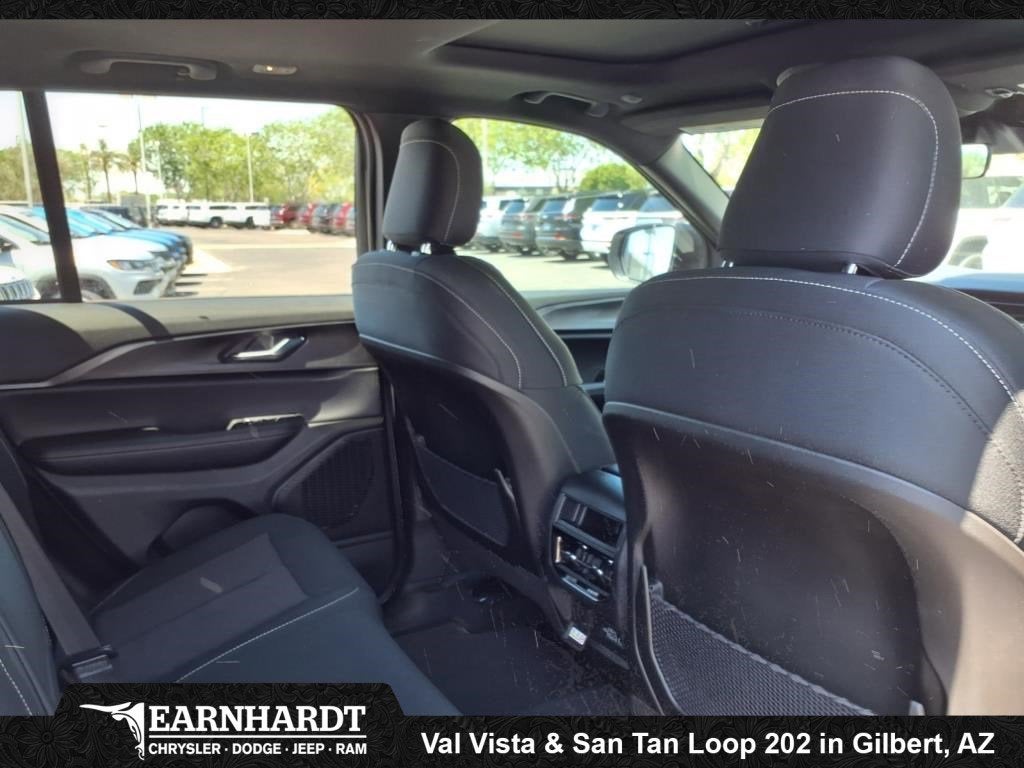 2025 Jeep Grand Cherokee Laredo X