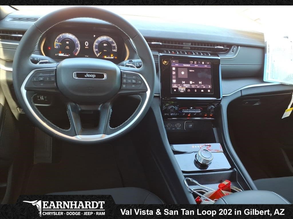 2025 Jeep Grand Cherokee Laredo