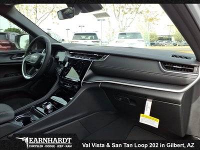 2025 Jeep Grand Cherokee Laredo