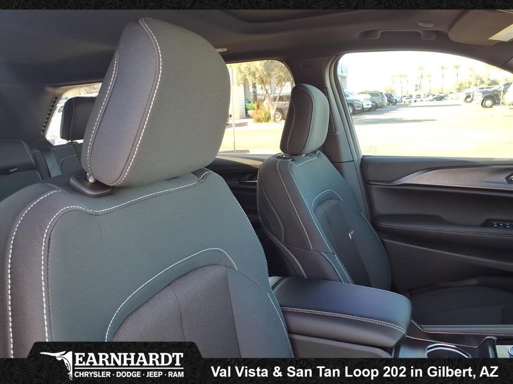 2025 Jeep Grand Cherokee Laredo X