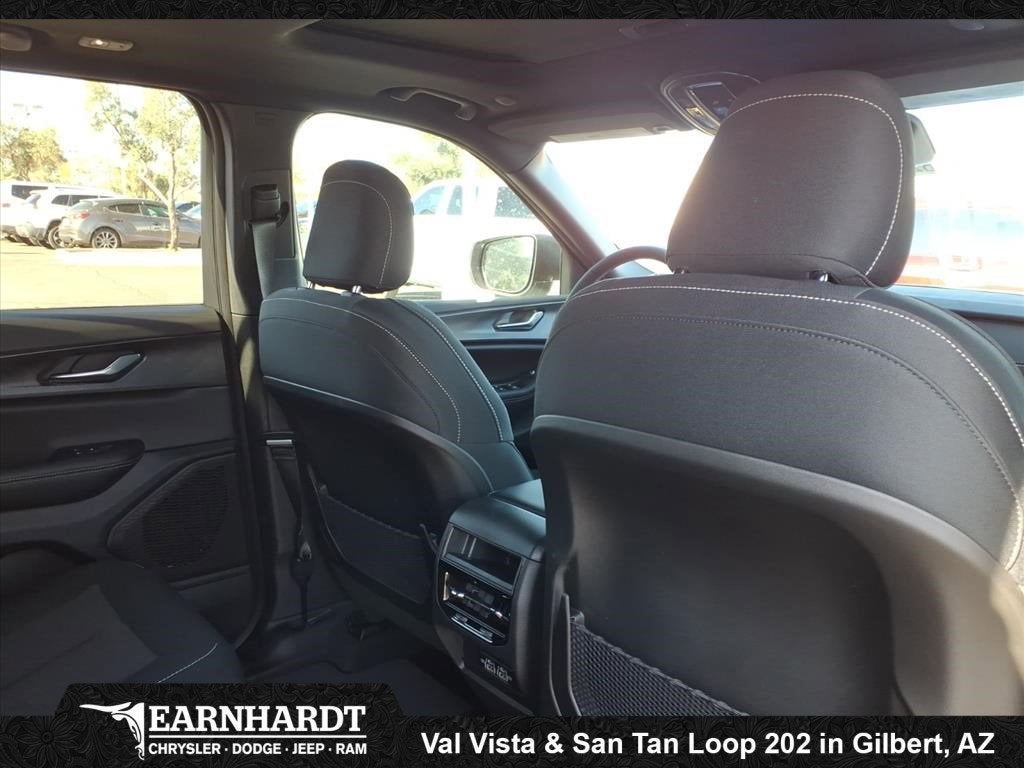 2025 Jeep Grand Cherokee Laredo X