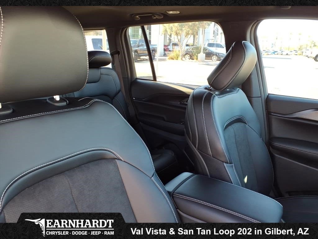 2025 Jeep Grand Cherokee LARE