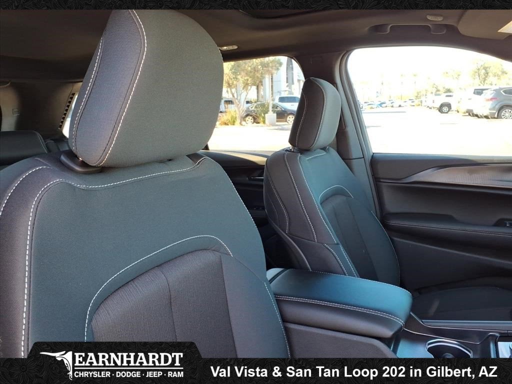 2025 Jeep Grand Cherokee Laredo X