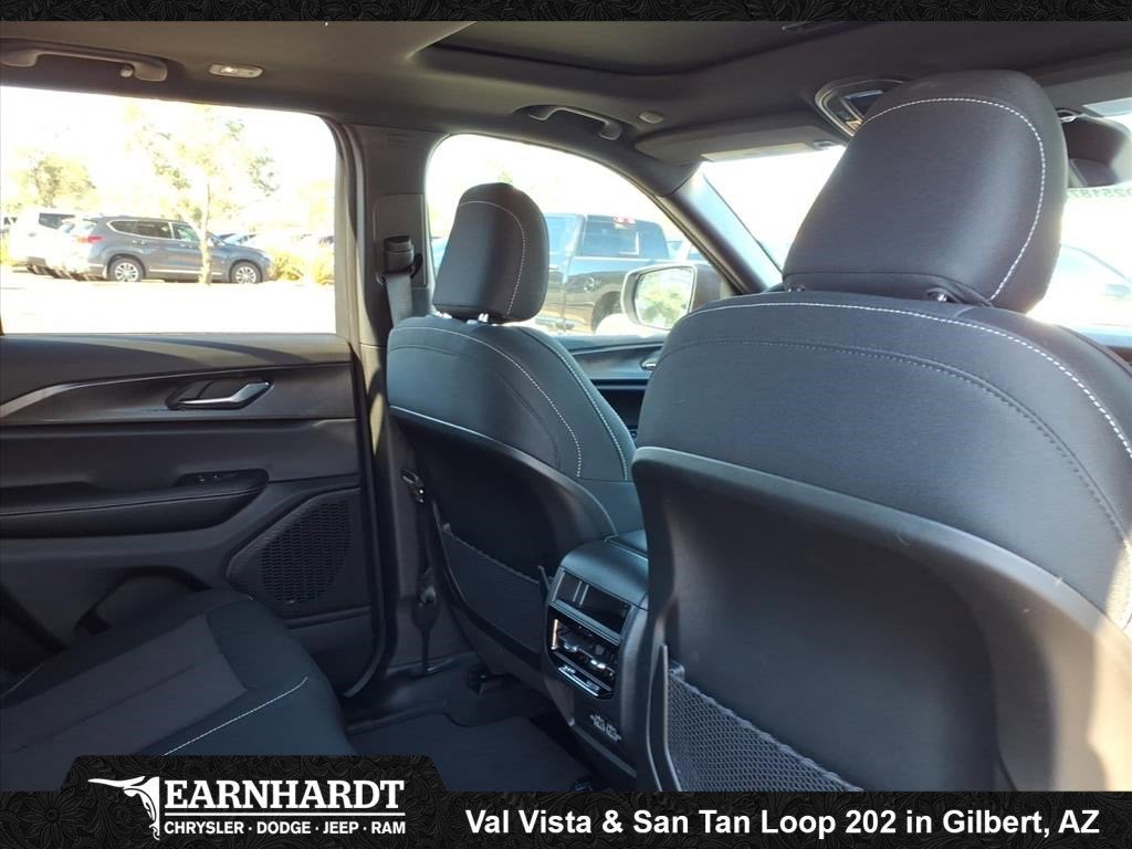 2025 Jeep Grand Cherokee Laredo X