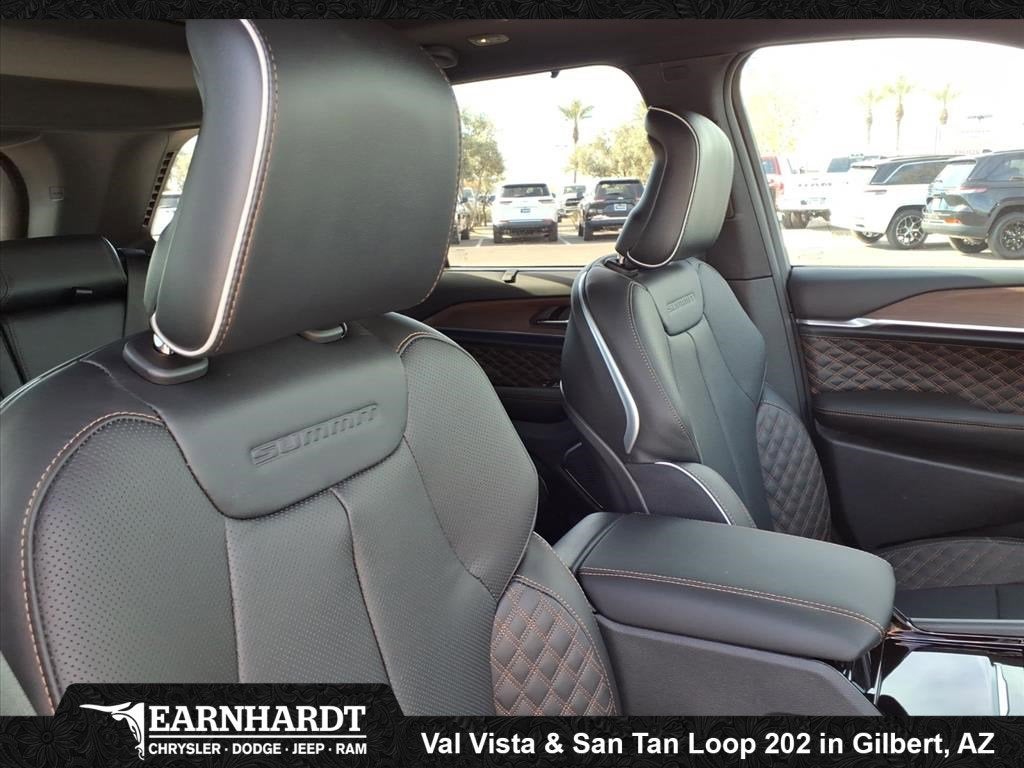 2025 Jeep Grand Cherokee Summit