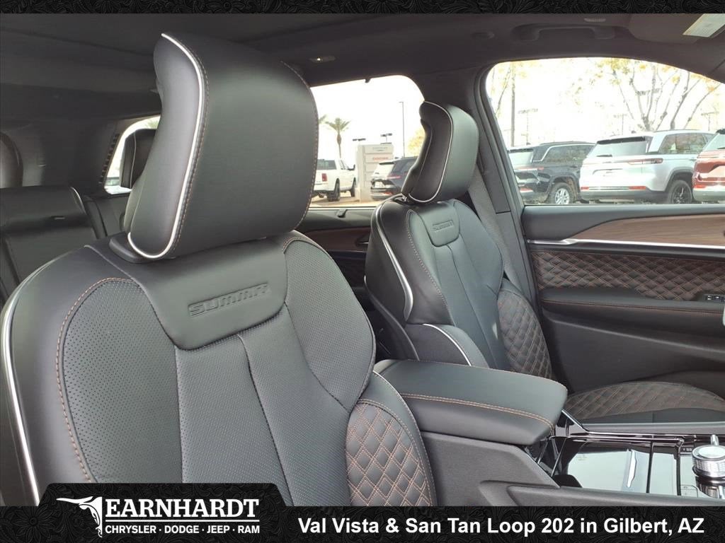 2025 Jeep Grand Cherokee Summit