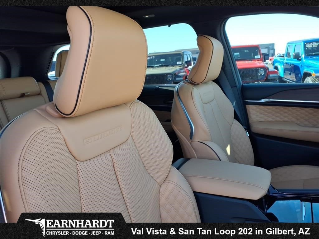 2025 Jeep Grand Cherokee Summit