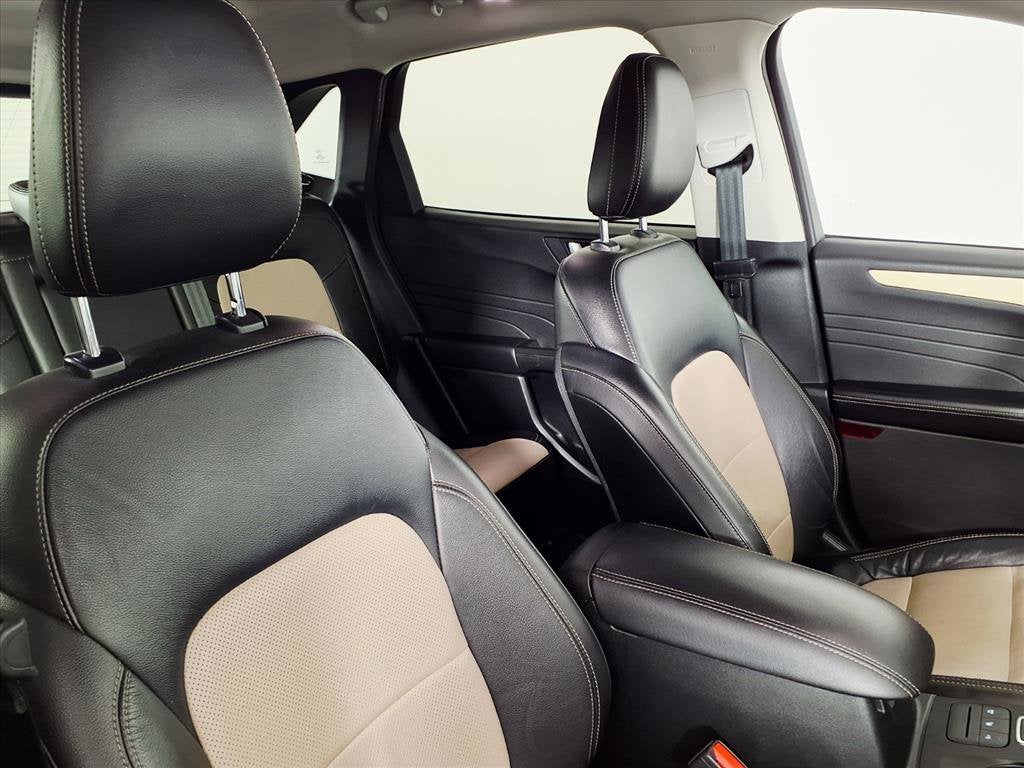 2022 Ford Escape Titanium Hybrid