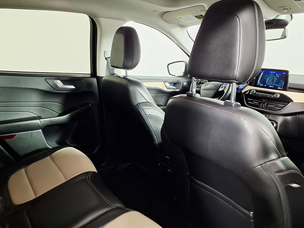 2022 Ford Escape Titanium Hybrid