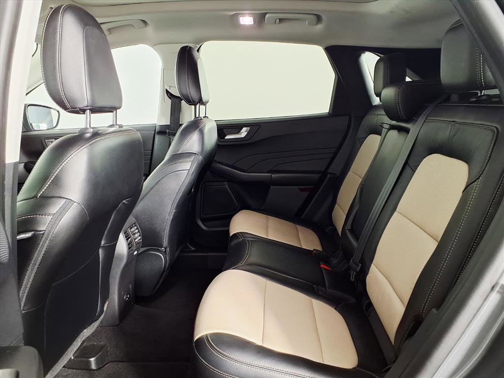 2022 Ford Escape Titanium Hybrid