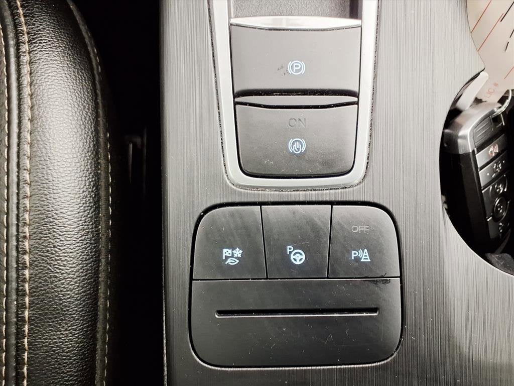 2022 Ford Escape Titanium Hybrid