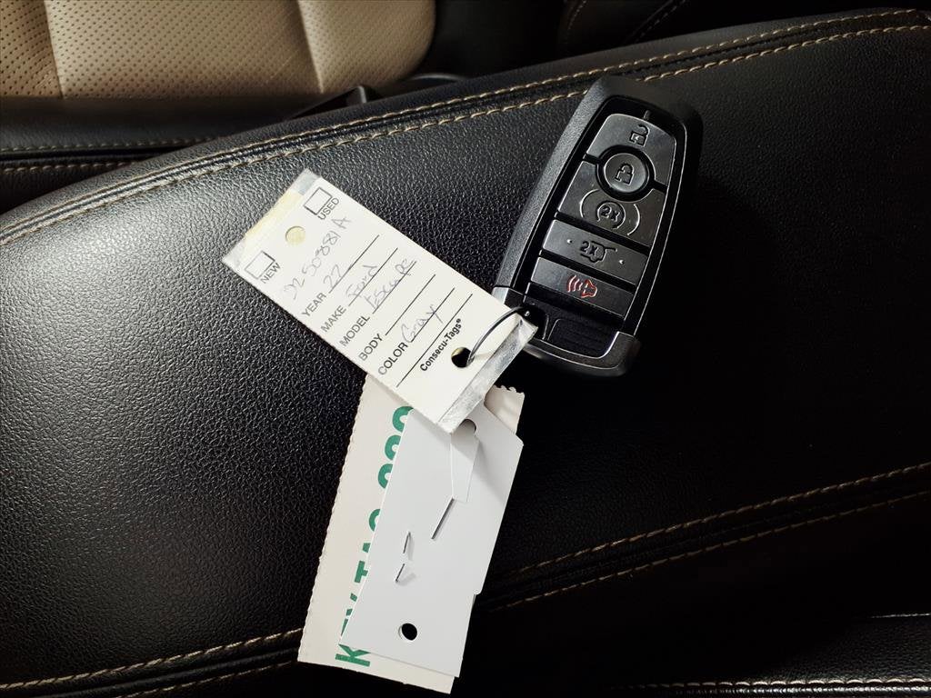 2022 Ford Escape Titanium Hybrid