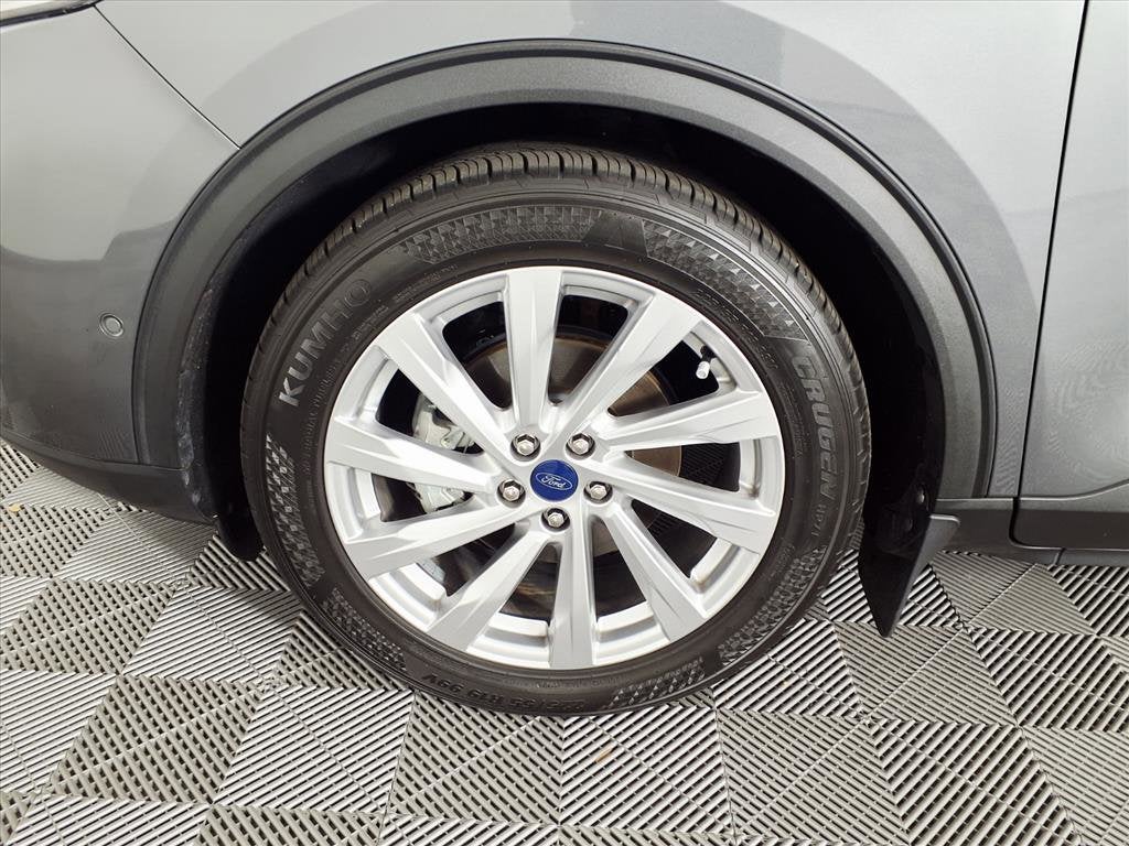 2022 Ford Escape Titanium Hybrid