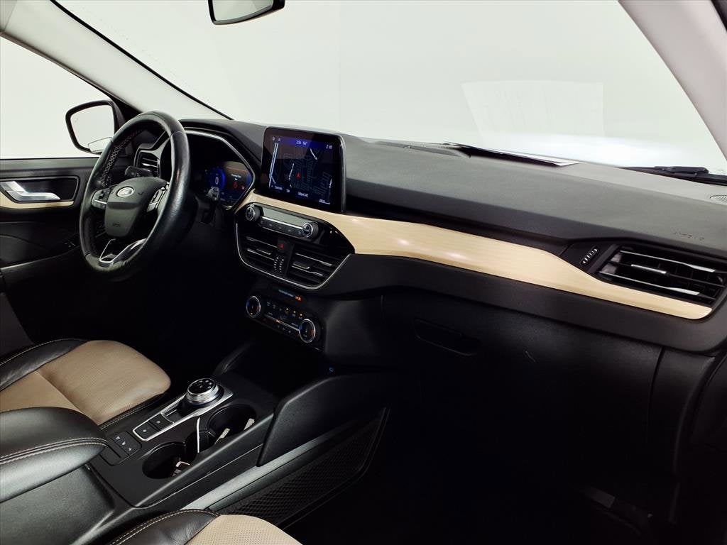 2022 Ford Escape Titanium Hybrid