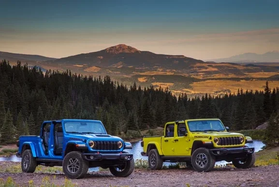 No other truck can go topless like the 2024 Gladiator.
